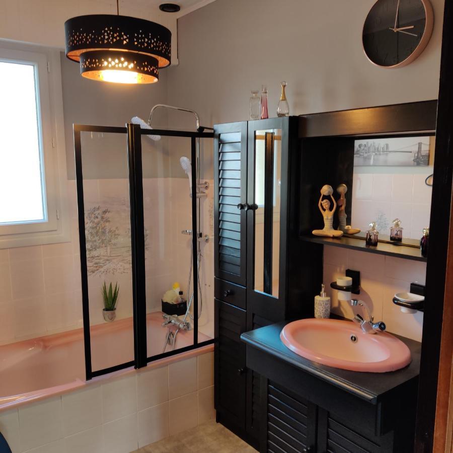 Coup De Coeur Assure ! Calm Comme A La Maison ! Maison Spacieuse Avec Grande Terrasse Pour 2 A 5 Personnes Proximite Granville Et Mer Avec Wifi Et Parking Gratuits Exterior foto
